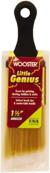 Wooster Brush - 1-1/2" Flat Synthetic General Purpose Paint Brush - 2-3/16" Bristle Length, 2-1/2" Plastic Short Handle - Eagle Tool & Supply