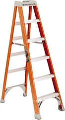Louisville - 4 Steps, 5' High, Type IA Rating, Fiberglass Step Ladder - 300 Lb Capacity, 21-1/16" Base Width - Eagle Tool & Supply