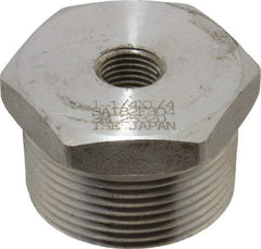 Merit Brass - 1-1/4 x 1/4" Grade 304/304L Stainless Steel Pipe Hex Bushing - MNPT x FNPT End Connections, 3,000 psi - Eagle Tool & Supply
