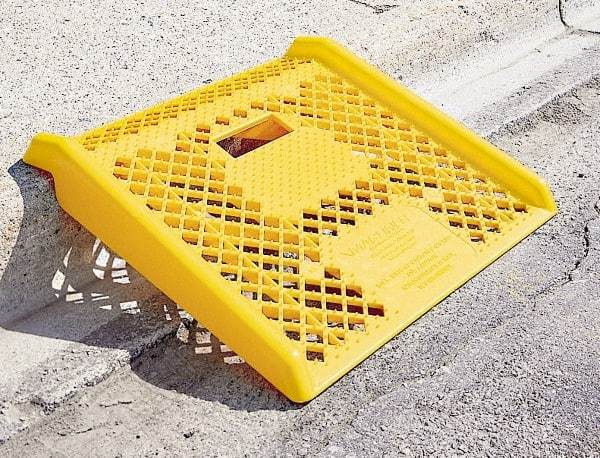 Magliner - 27" Long x 27" Wide x 5" High, Plastic Curb Ramp - 600 Lb Load Limit - Eagle Tool & Supply