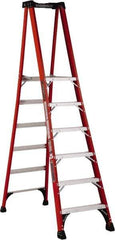 Louisville - 4 Steps, 4' High, Type IAA Rating, Fiberglass Platform Ladder - 375 Lb Load Capacity, 24-13/16" Base Width - Eagle Tool & Supply