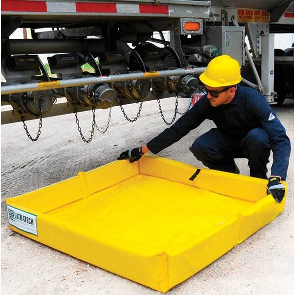 UltraTech - 75 Gal 18 oz PVC Containment Berm, Mini-Foam Wall - 1/2' High x 6' Wide x 4" Long - Eagle Tool & Supply