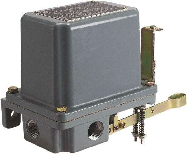 Square D - 4 NEMA Rated, DPST-DB, Float Switch Pressure and Level Switch - 575 VAC, Line-Load-Load-Line Terminal - Eagle Tool & Supply