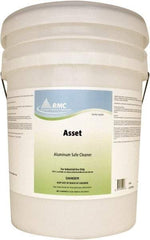 Rochester Midland Corporation - 5 Gal Pressure Washing Cleaner/Degreaser - Pail, Alkaline Formula - Eagle Tool & Supply