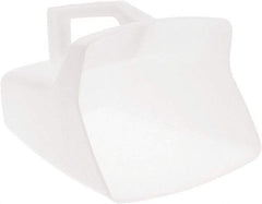 Rubbermaid - 64 oz White Polycarbonate Flat Bottom Scoop - Eagle Tool & Supply