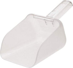 Rubbermaid - 32 oz Clear Polycarbonate Flat Bottom Scoop - 4.8" Wide x 4.7" Deep Bowl, 10.8" OAL - Eagle Tool & Supply