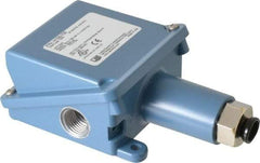 United Electric Controls - 30 to 1,000 psi Adjustable Range, 1,500 Max psi, General Purpose Diaphragm - 1/4 NPTF - Eagle Tool & Supply