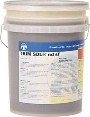 Master Fluid Solutions - Trim SOL ndsf, 5 Gal Pail Cutting & Grinding Fluid - Water Soluble, For Cutting, Grinding - Eagle Tool & Supply