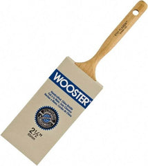 Wooster Brush - 2-1/2" Flat Hog Varnish Brush - 2-11/16" Bristle Length, 6-1/4" Maple Dowel Handle - Eagle Tool & Supply