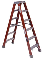 Louisville - 5 Steps, 3' High, Type IA Rating, Fiberglass Step Ladder - 300 Lb Capacity - Eagle Tool & Supply