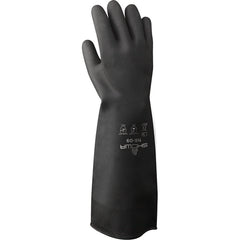 Chemical resistant unsupported neoprene 18″ 30-mil black unlined textured grip rolled cuff/medium - Eagle Tool & Supply